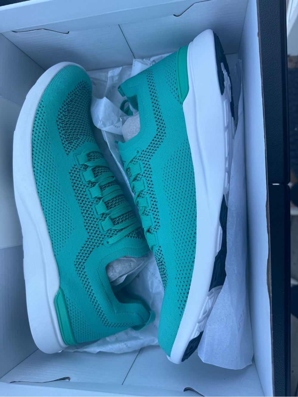 New APL Techloom Breeze Men's Size 13 Knit Running Sneakers in Teal and White